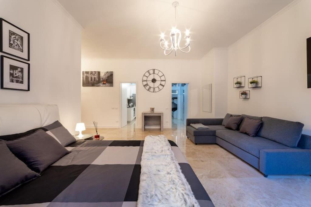San Babila - Luxury Milanese Apartment المظهر الخارجي الصورة