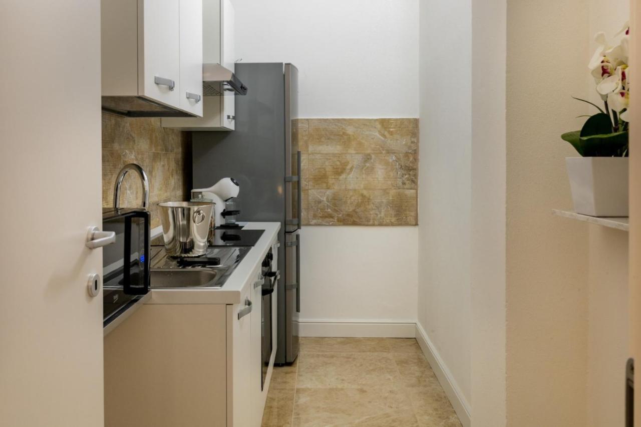 San Babila - Luxury Milanese Apartment المظهر الخارجي الصورة