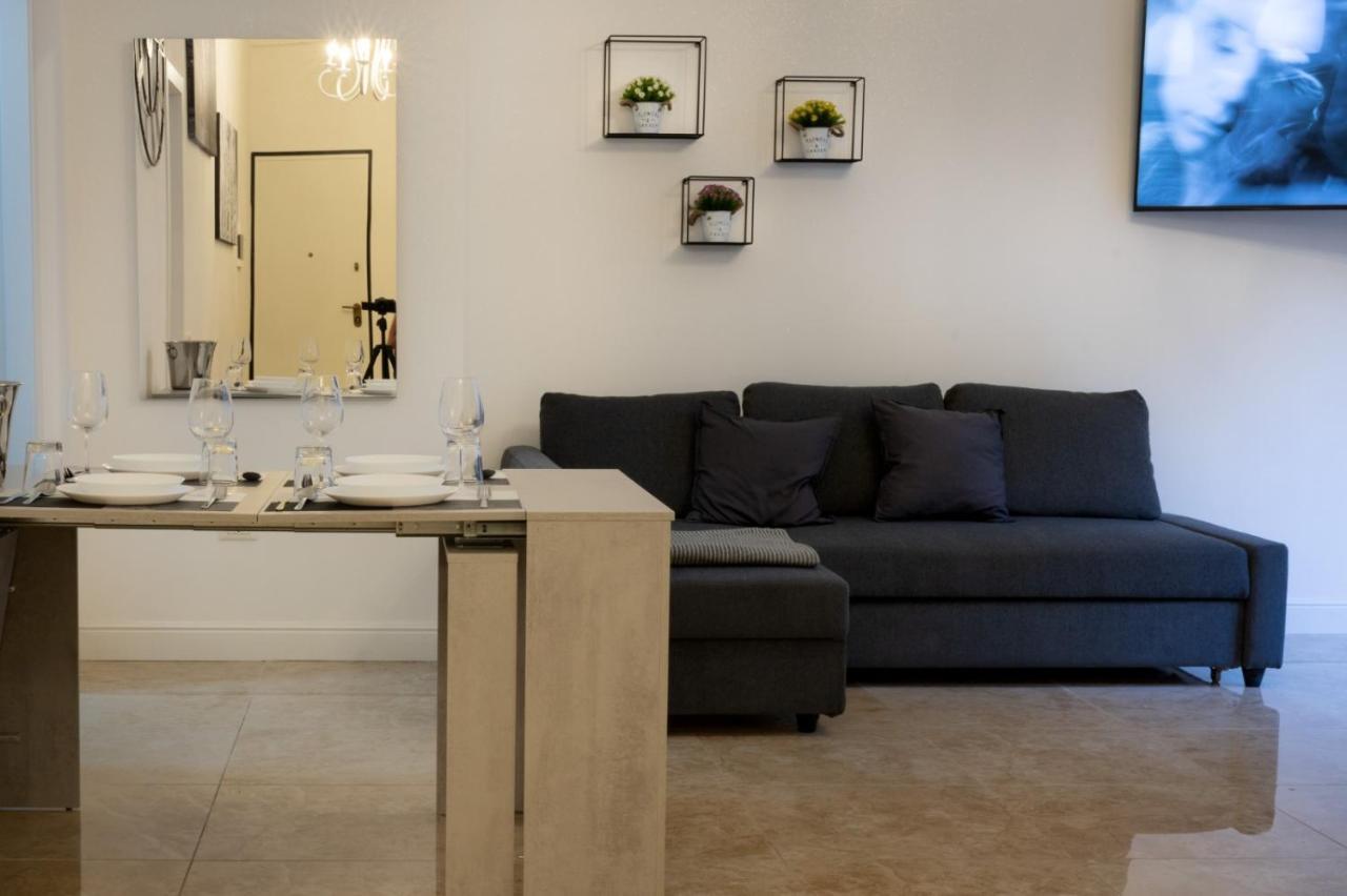 San Babila - Luxury Milanese Apartment المظهر الخارجي الصورة