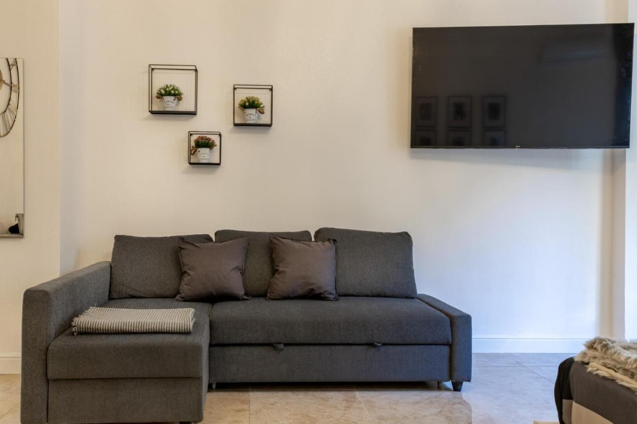 San Babila - Luxury Milanese Apartment المظهر الخارجي الصورة