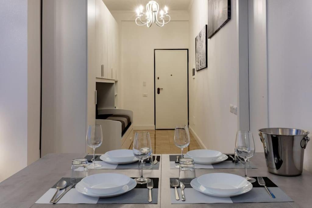 San Babila - Luxury Milanese Apartment المظهر الخارجي الصورة