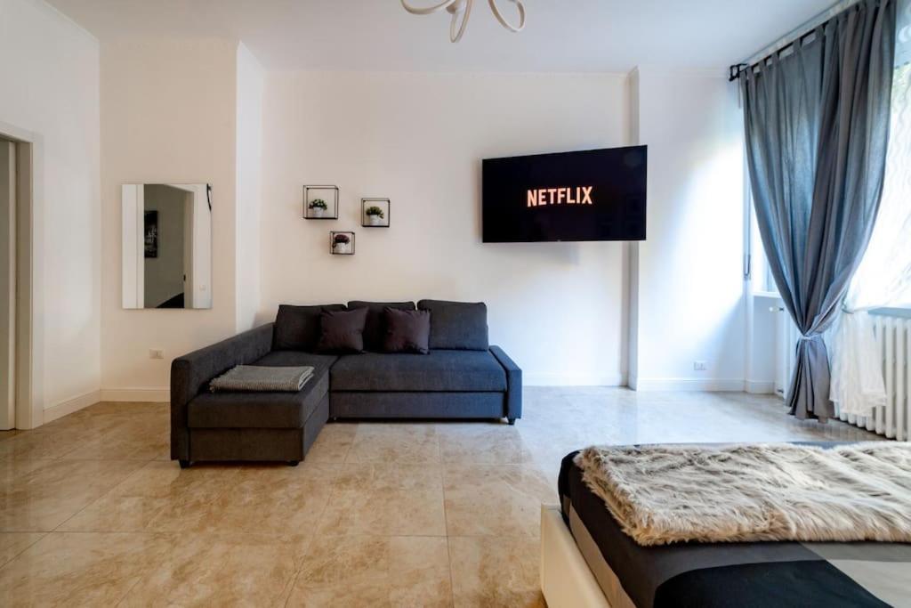 San Babila - Luxury Milanese Apartment المظهر الخارجي الصورة