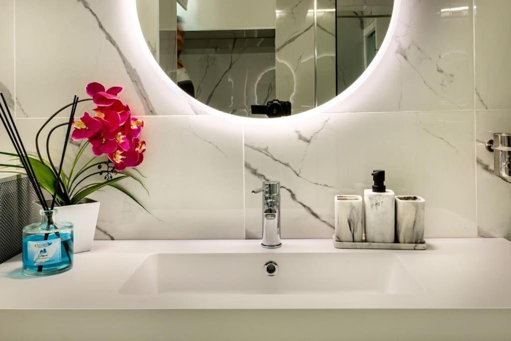 San Babila - Luxury Milanese Apartment المظهر الخارجي الصورة