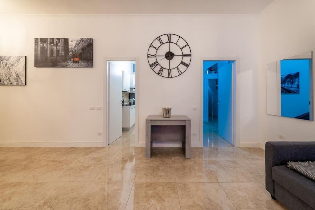 San Babila - Luxury Milanese Apartment المظهر الخارجي الصورة