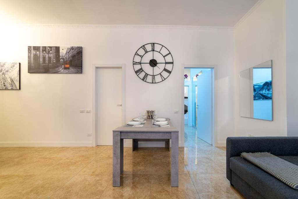 San Babila - Luxury Milanese Apartment المظهر الخارجي الصورة